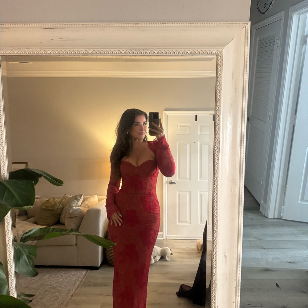 House of CB LUCIENNE
Red Lace Embroidered Maxi Dress - Limited Edition - Picture 2 of 6